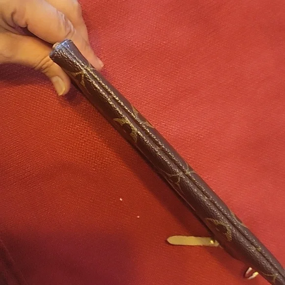 100% Authentic LOUIS VUITTON - Picture 7 of 9